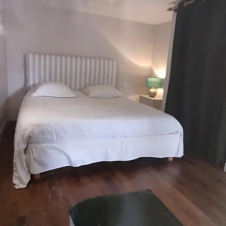 Maison Des Bois Bed & Breakfast