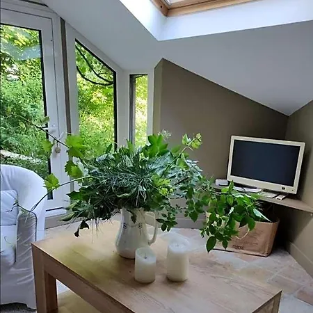 Couette-café Maison Des Bois 3*