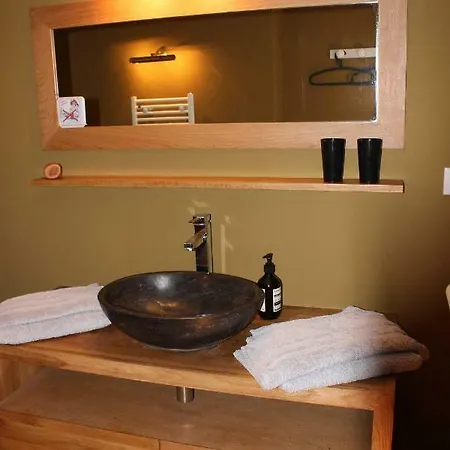 Couette-café Maison Des Bois 3*